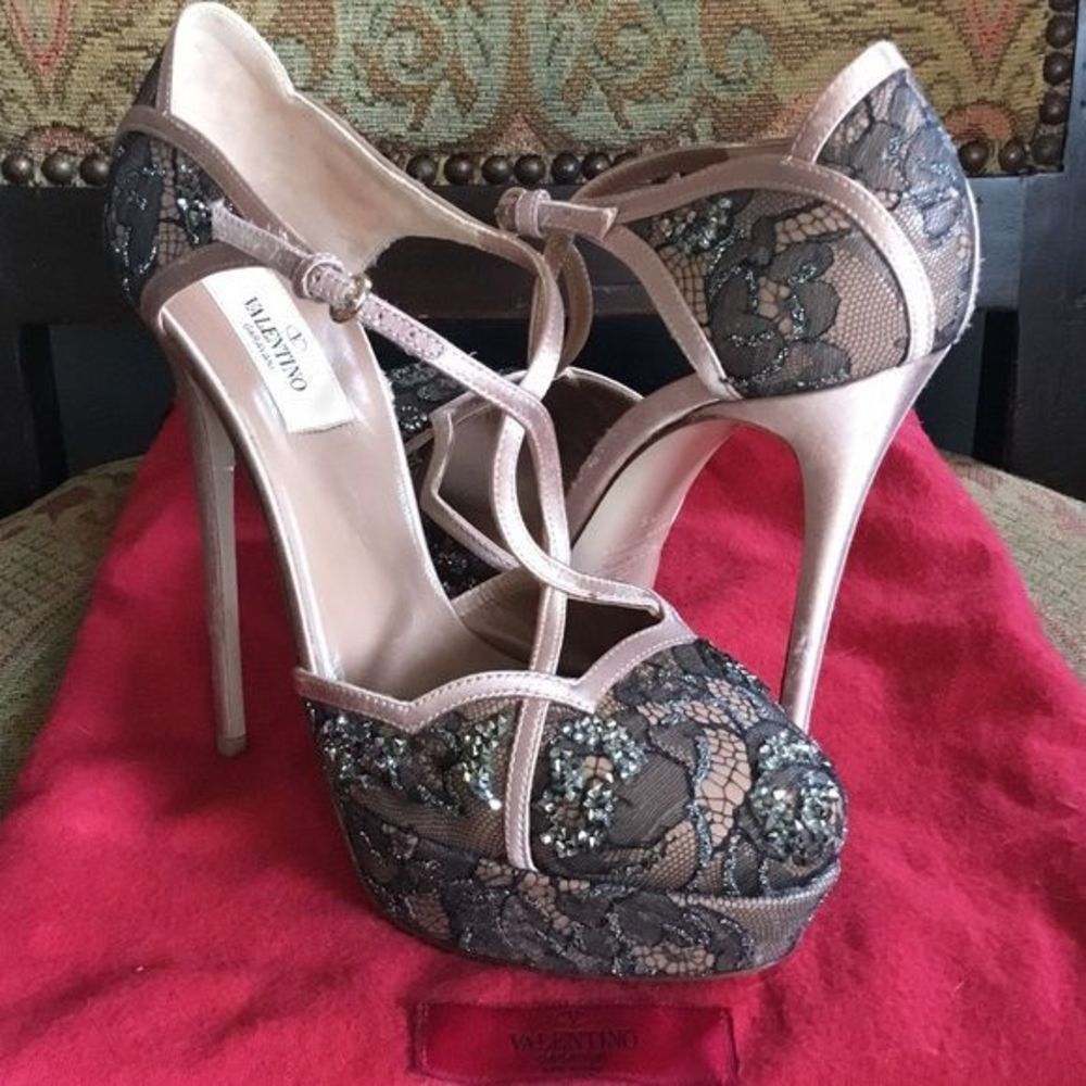 VALENTINO GARAVANI ROCKSTUD platform  heels 39